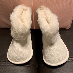 Carter’s Crib Boots